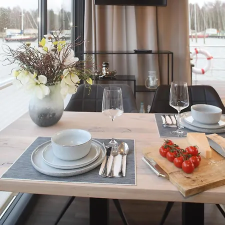 Floatinghouse Freizeit - Lp4 * Peenemunde